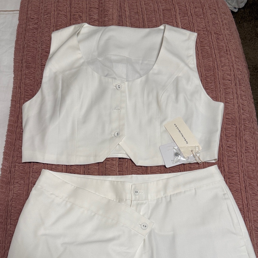 Commense White Sleeveless Crop Vest and Trouser Pant set.